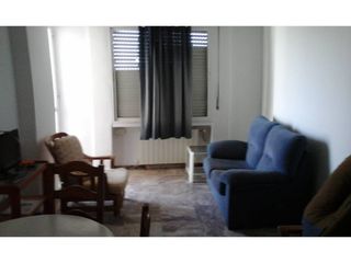 Flat in Sector Sur  - La Palmera - Reina Mercedes. Magnifico piso en avenida principal, muy luminoso.