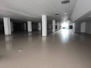 Lloguer Local Comercial  Avenida españa. Local en alquiler en arco norteavenida de españa41701