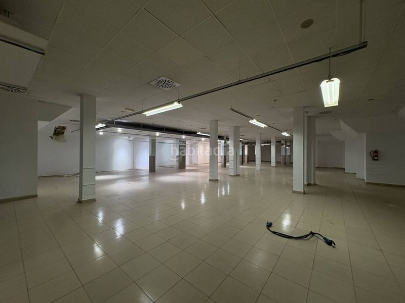 Foto b9b8a92e-3d7d-49aa-ae59-dc63fdd9a998. Local comercial local en venta en Alcalá del Río