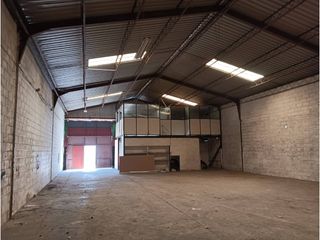 Miete Fabrikhalle in Palmete. Nave industrial en alquiler en palmete41016