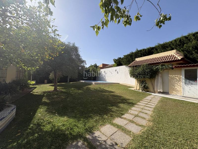 Foto e3900ea7-e6cd-43a2-b3c8-f29849d8db9d. Xalet amb piscina a Las Almenas Tomares