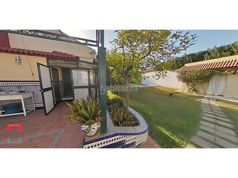 Foto ecb79370-3ac5-4bed-b963-747a46e3a295. Xalet amb piscina a Las Almenas Tomares