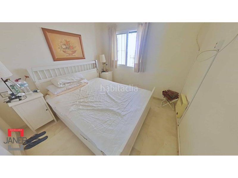 Foto 3d7e4abe-cb8e-48c5-8428-710a58c824e3. Casa adossada amb aparcament a Isla Cristina