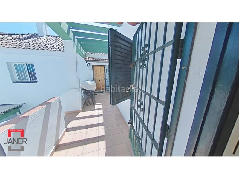 Foto c3953ed1-d91b-4d77-8de5-e24c86d8b393. Casa adossada amb aparcament a Isla Cristina