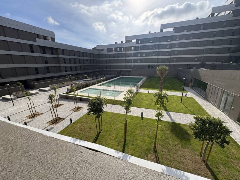 Foto 074a7db2-c6ff-4628-b3f3-65517afe2a28. Rent flat with parking pool in Aljamar Tomares