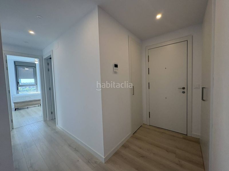 Foto 2174c618-e833-43e5-8b92-fd36c31ebc7a. Rent flat with parking pool in Aljamar Tomares