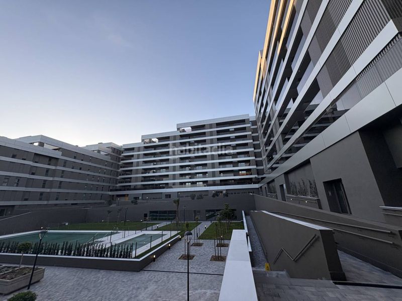 Foto 2c0e2ff0-d78a-42e3-9f18-480ec6629271. Rent flat with parking pool in Aljamar Tomares