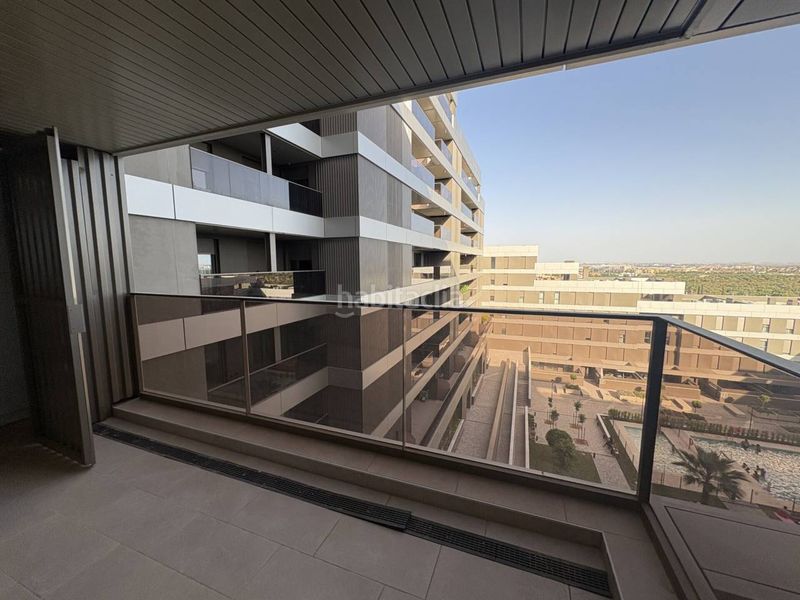 Foto 35a5c726-fdda-435e-94d6-cbeeed8e1a95. Rent flat with parking pool in Aljamar Tomares