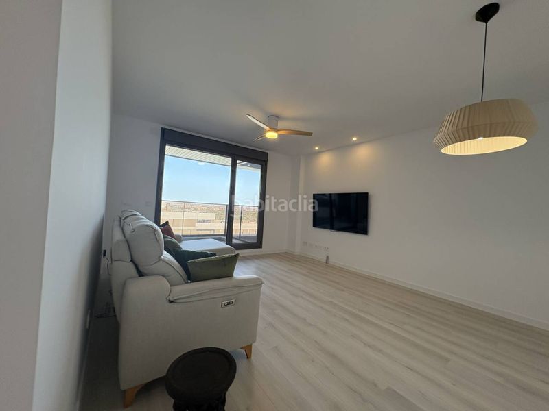 Foto dbd41db1-f083-4987-b124-4254c47f0d20. Rent flat with parking pool in Aljamar Tomares