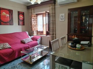 House in Casco Histórico. Casa en venta en zona de las peñuelas