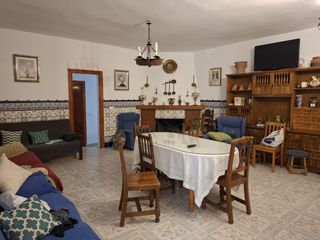 Masia a Fuente de Piedra. Oportunidad única: finca legalizada y exclusiva en el pontón