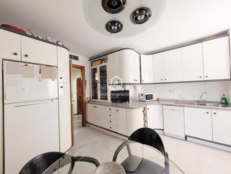 Foto 0265fde8-b505-4b2a-a074-c765969533af. Piso  en venta en Hospital general, 4 dormitorios. en Jaén