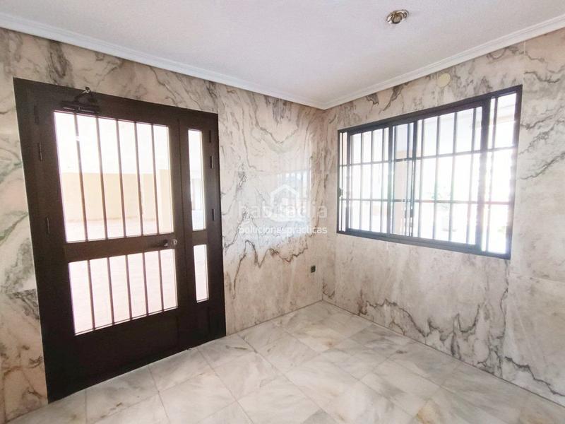 Foto 54966918-763f-4ee1-9bf7-2842b7b3c2f4. Piso  en venta en Hospital general, 4 dormitorios. en Jaén