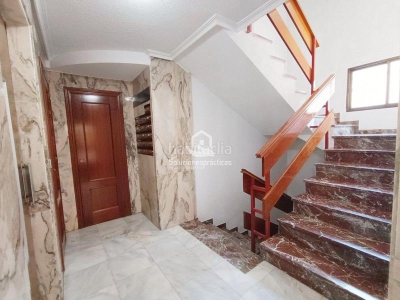 Foto 6161f301-892e-4ab0-8a41-9f02df3c84b3. Piso  en venta en Hospital general, 4 dormitorios. en Jaén