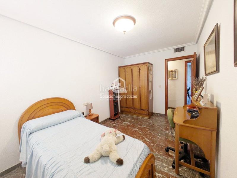 Foto 9c12db47-87f9-45f5-9fcf-1503f06711bd. Piso  en venta en Hospital general, 4 dormitorios. en Jaén