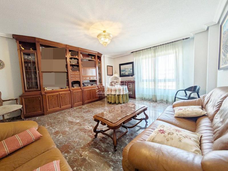 Foto d933dc4e-0887-4804-98a4-2cb2e10b20f2. Piso  en venta en Hospital general, 4 dormitorios. en Jaén