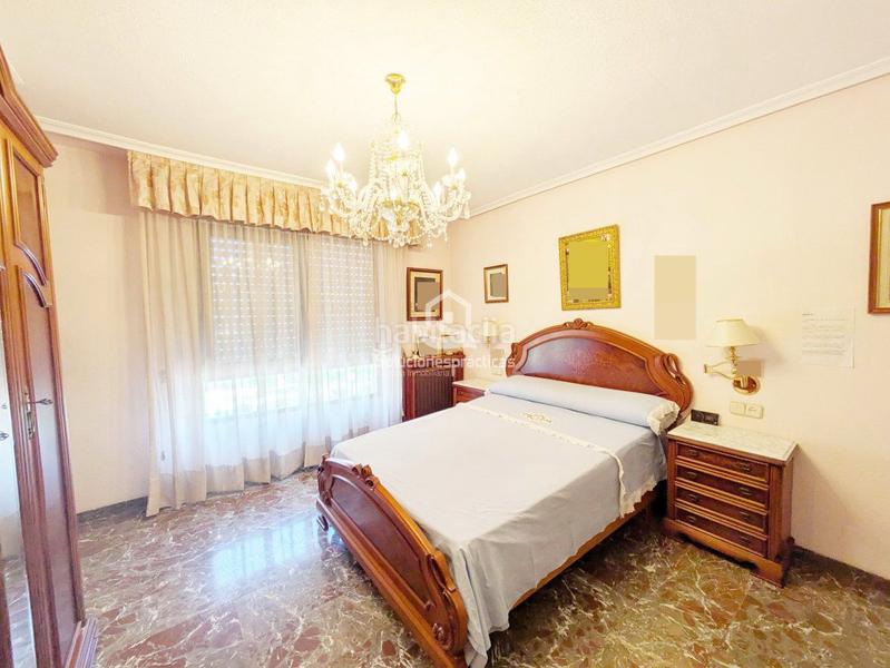 Foto f8a854cd-41ad-46ea-8e9d-5b8b75a729db. Piso  en venta en Hospital general, 4 dormitorios. en Jaén