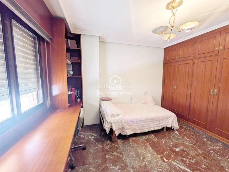 Foto fb1bc833-11ba-4cd6-90f3-895747f01ebe. Piso  en venta en Hospital general, 4 dormitorios. en Jaén