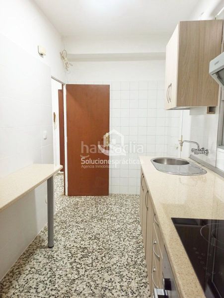 Foto 5a7829cb-e870-4ef9-9531-3eb168034248. Lloguer pis a Peñamefecit - Avda Barcelona Jaén