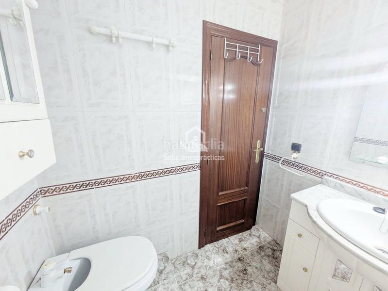 Foto 9d5097b9-98c1-4f41-a383-946091f51c8d. Alquiler piso  en alquiler en avda. muñoz grandes, 4 dormitorios. en Jaén