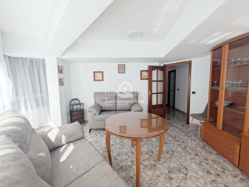 Foto fae5247f-f5d9-4b13-bffc-eb1782d250f0. Alquiler piso  en alquiler en avda. muñoz grandes, 4 dormitorios. en Jaén