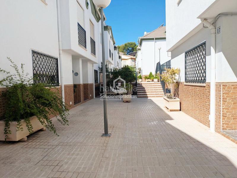 Foto 0c5dcd6f-4d0f-46f0-aab2-7537c6ac5661. Casa  en venta en salobreja, 6 dormitorios. en Jaén