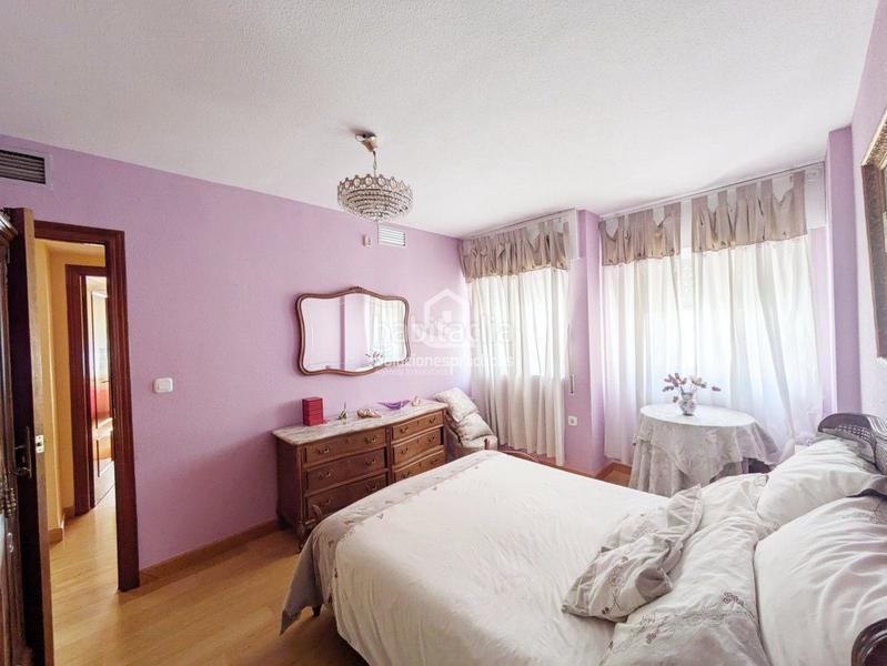 Foto 17be5c7d-fd0e-45af-976b-c82712d4bc93. Casa  en venta en salobreja, 6 dormitorios. en Jaén