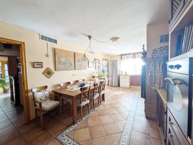 Foto 2aba53f9-6ea2-4c0a-a679-dabb4ee889a9. Casa  en venta en salobreja, 6 dormitorios. en Jaén