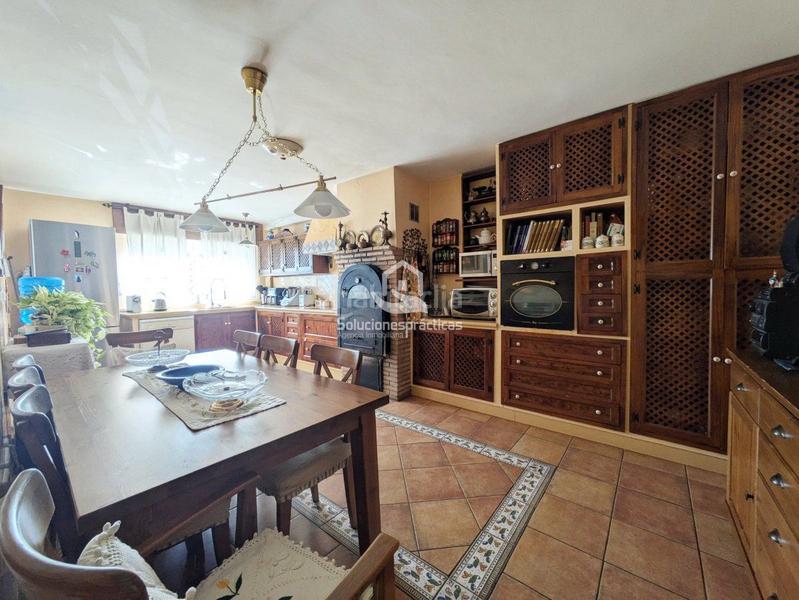 Foto 9b980c27-dcee-4a28-86fd-dbd016b4ba42. Casa  en venta en salobreja, 6 dormitorios. en Jaén