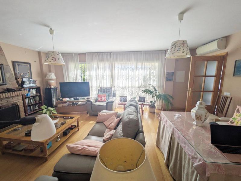 Foto cd543a1e-bd5f-49a5-a516-1c2cc2b3404d. Casa  en venta en salobreja, 6 dormitorios. en Jaén