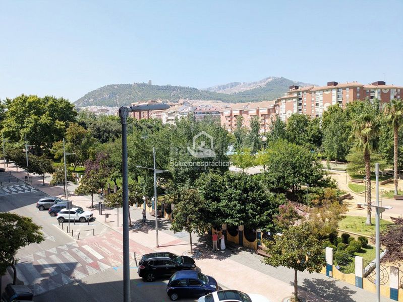Foto f801156c-5daf-4e7a-acbe-7b6257e1e624. Appartement avec chauffage parking dans Renfe - Bulevar 1ª y 2ª Fase Jaén