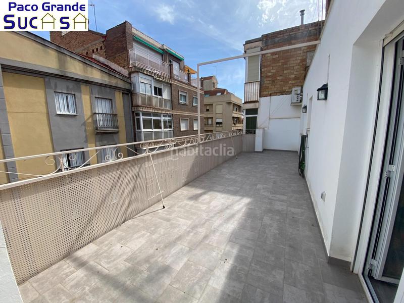 Foto 6e7d5fd8-4239-4d10-b1d1-eb8f6aa776af. Ático  reformado con terraza en el centro en Granada