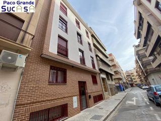 Lloguer Apartament  Calle azhuma. Bonito apartamento con terraza junto a la calle alhamar