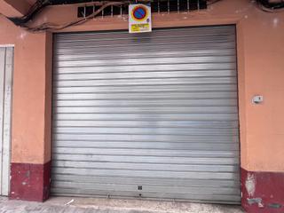 Aparcament cotxe  Calle calle guillén de castro, 2. Junto a calle alhamar local comercial ideal para dos coches con