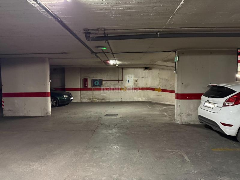 Foto 952bde80-81e5-48f7-b7dc-6a4474745b9b. Parking coche oportunidad en calle seminario! en Centro - Sagrario Granada