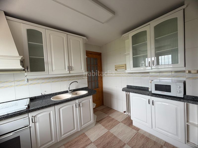 Foto 293f78b8-1082-498f-bcc9-c3e44b0f6b91. Casa adossada amb piscina a Camino de los Neveros - Serrallo Granada