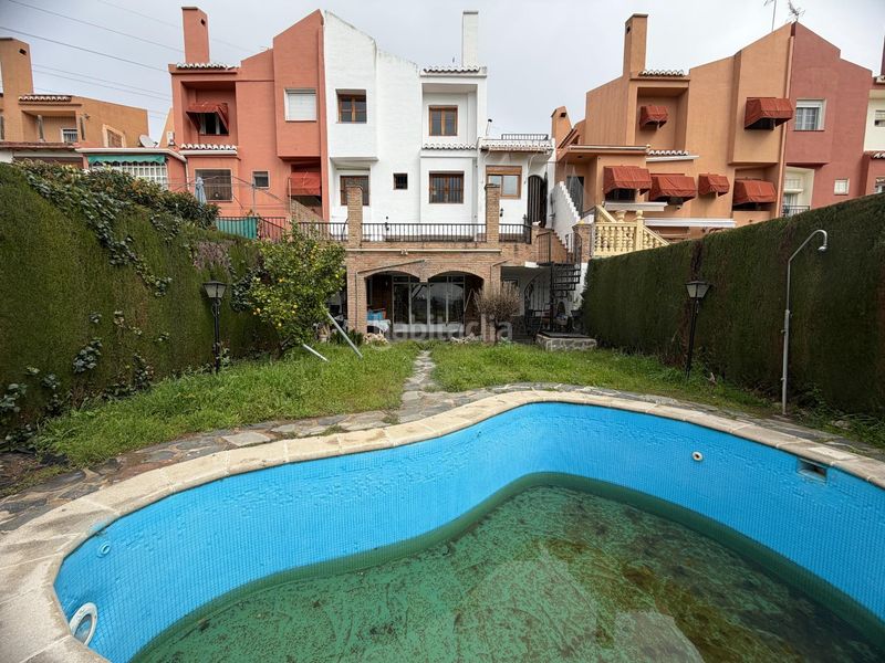 Foto 5e5eeee1-10ca-46ff-9a9c-5c8d8c834b05. Casa adossada amb piscina a Camino de los Neveros - Serrallo Granada