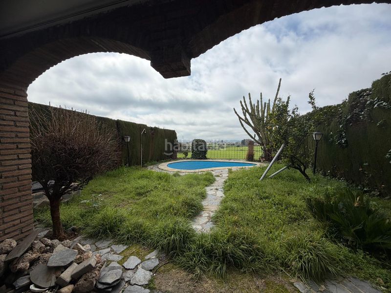 Foto dc5976d9-be1e-4bd8-b264-4fd35d879fd3. Casa adossada amb piscina a Camino de los Neveros - Serrallo Granada