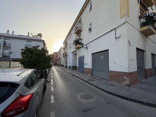 Miete Autoparkplatz  Calle calle rubén darío. Garaje cerrado en alquiler  centro de la zubia  junto parque de