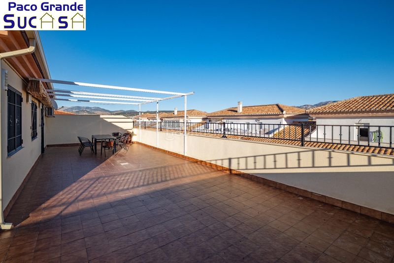 Foto e65ad012-b3fe-42a6-a04d-d6a4ade3d2b6. Àtic amb aparcament a San Antón Armilla