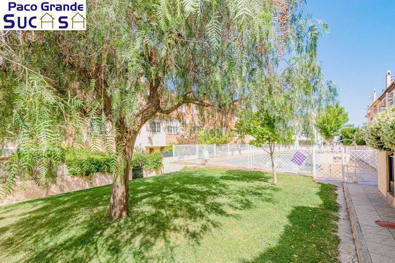 Foto 8a354e1c-6104-42ae-ab3c-255c875022ef. Casa adossada amb calefacció aparcament piscina a Ogíjares