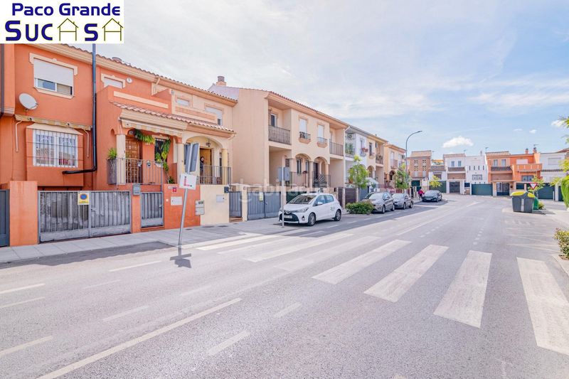 Foto cf6b8a84-bfa7-48e9-8673-da9a7fb63632. Casa adossada amb calefacció aparcament piscina a Ogíjares