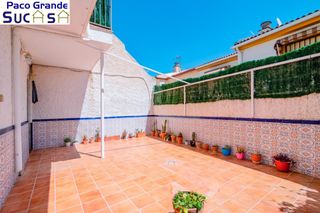 Casa adossada  Calle sabinas. Adosada en las gabias de 4 dormitorios