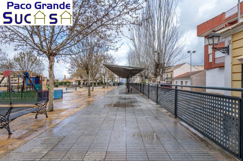Foto 8d72077c-3d75-44bd-b082-896017da4cdf. Pis a calle de la estación de tranvías 20 a Residencial Triana - Barrio Alto Gabias (Las)