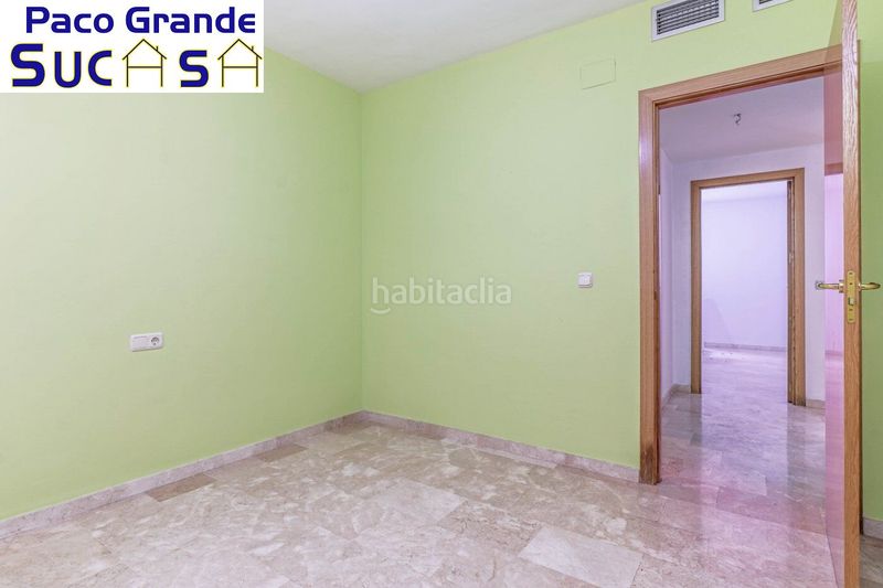 Foto bf141f6a-aac7-47d8-9e59-61c9c0079dd1. Pis a calle de la estación de tranvías 20 a Residencial Triana - Barrio Alto Gabias (Las)