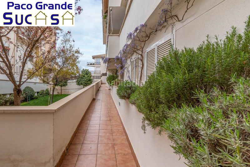 Foto f27bf742-4eba-491a-9de9-c11d263a23af. Pis a calle de la estación de tranvías 20 a Residencial Triana - Barrio Alto Gabias (Las)