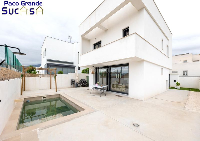 Foto b971d744-0f72-4e35-bca5-8f970e48fbe8. Casa amb aparcament piscina a La Zubia Ciudad Zubia (La)