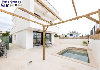 Casa  Calle igualdad. Bonita casa independiente de reestreno en zona residencial de la