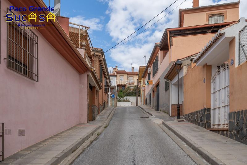 Foto f8614cd2-284c-486d-94a1-91908e6d6131. Casa amb aparcament a Alfacar