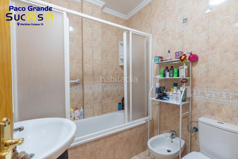 Foto e9bce845-1ac6-475b-81cc-8f7b0a7c94dc. Casa aparellada amb calefacció aparcament a Atarfe